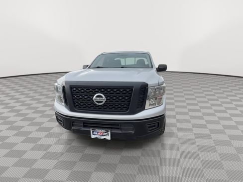 Used 2017 Nissan Titan S AWD/4WD image 3