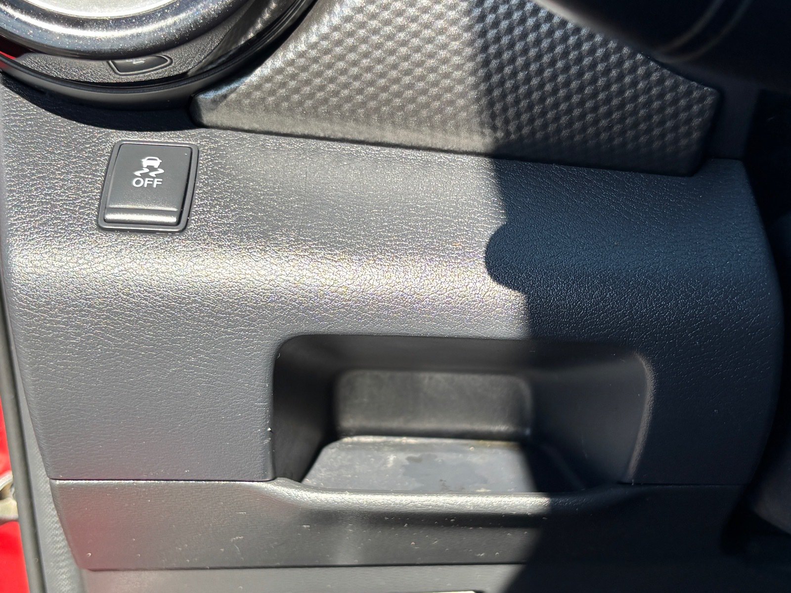 Used 2019 Nissan Kicks SV FWD image 25