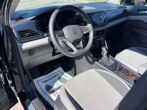 Used 2023 Volkswagen Taos SE image 15
