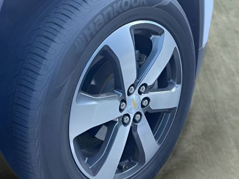 Used 2018 Chevrolet Traverse LT image 11