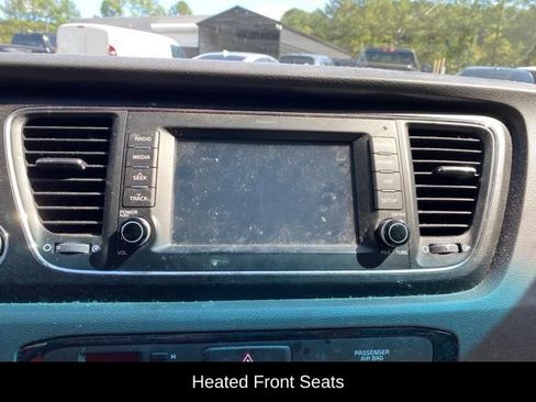 Used 2017 Kia Sedona LX w/ LX Essentials Premium Package FWD image 14