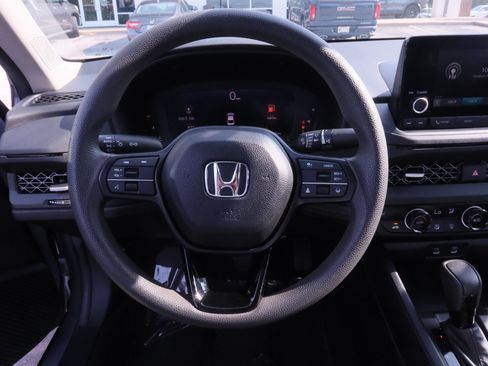 Certified 2025 Honda Accord SE image 21