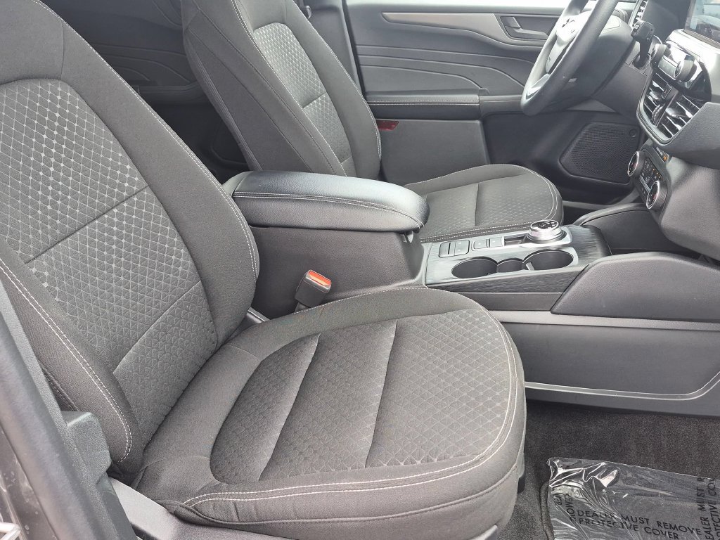 Used 2025 Ford Escape Active AWD/4WD image 22