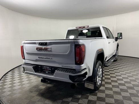 Used 2022 GMC Sierra 3500 Denali w/ Denali Ultimate Package image 3