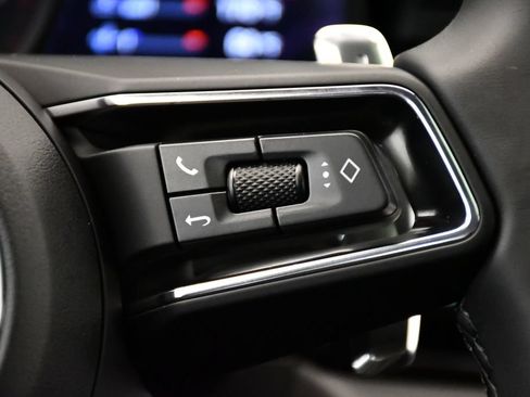 Certified 2026 Porsche Macan AWD/4WD image 28