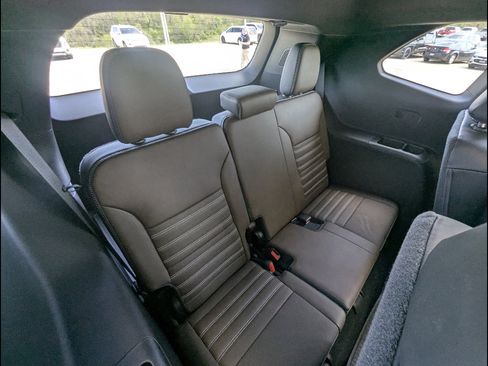 New 2026 GMC Acadia Denali Ultimate w/ LPO, Floor Liner Package AWD/4WD image 15