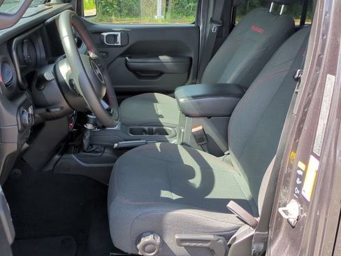 Used 2024 Jeep Wrangler Unlimited Rubicon AWD/4WD image 11