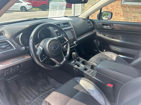 Used 2018 Subaru Outback 2.5i Limited AWD/4WD image 19