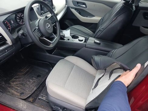 Used 2022 Nissan Rogue SV AWD/4WD image 3