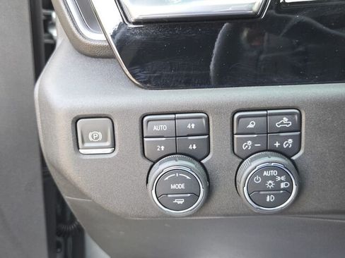 Used 2024 Chevrolet Silverado 1500 LTZ w/ LTZ Convenience Package II AWD/4WD image 27