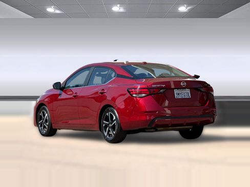 Used 2024 Nissan Sentra SV FWD image 3