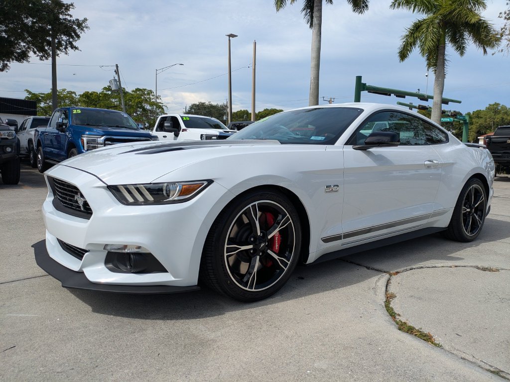 Used 2016 Ford Mustang GT Premium w/ Equipment Group 401A RWD image 7