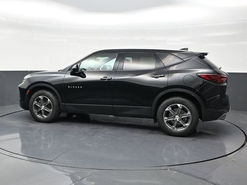 Used 2024 Chevrolet Blazer LT FWD image 2