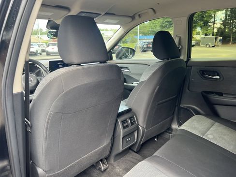 Used 2023 Nissan Rogue SV AWD/4WD image 17