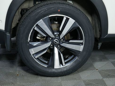 Used 2023 Nissan Rogue SL w/ SL Premium Package image 9