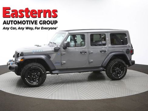 Used 2023 Jeep Wrangler Unlimited w/ Sun & Screen Package image 65