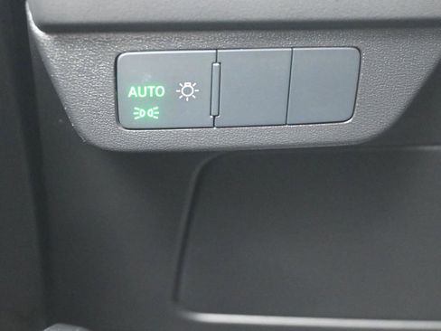 Used 2024 Audi Q4 e-tron Premium w/ Convenience Package image 24