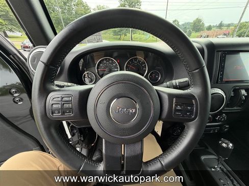 Used 2012 Jeep Wrangler Unlimited Sahara w/ Max Tow Pkg AWD/4WD image 9