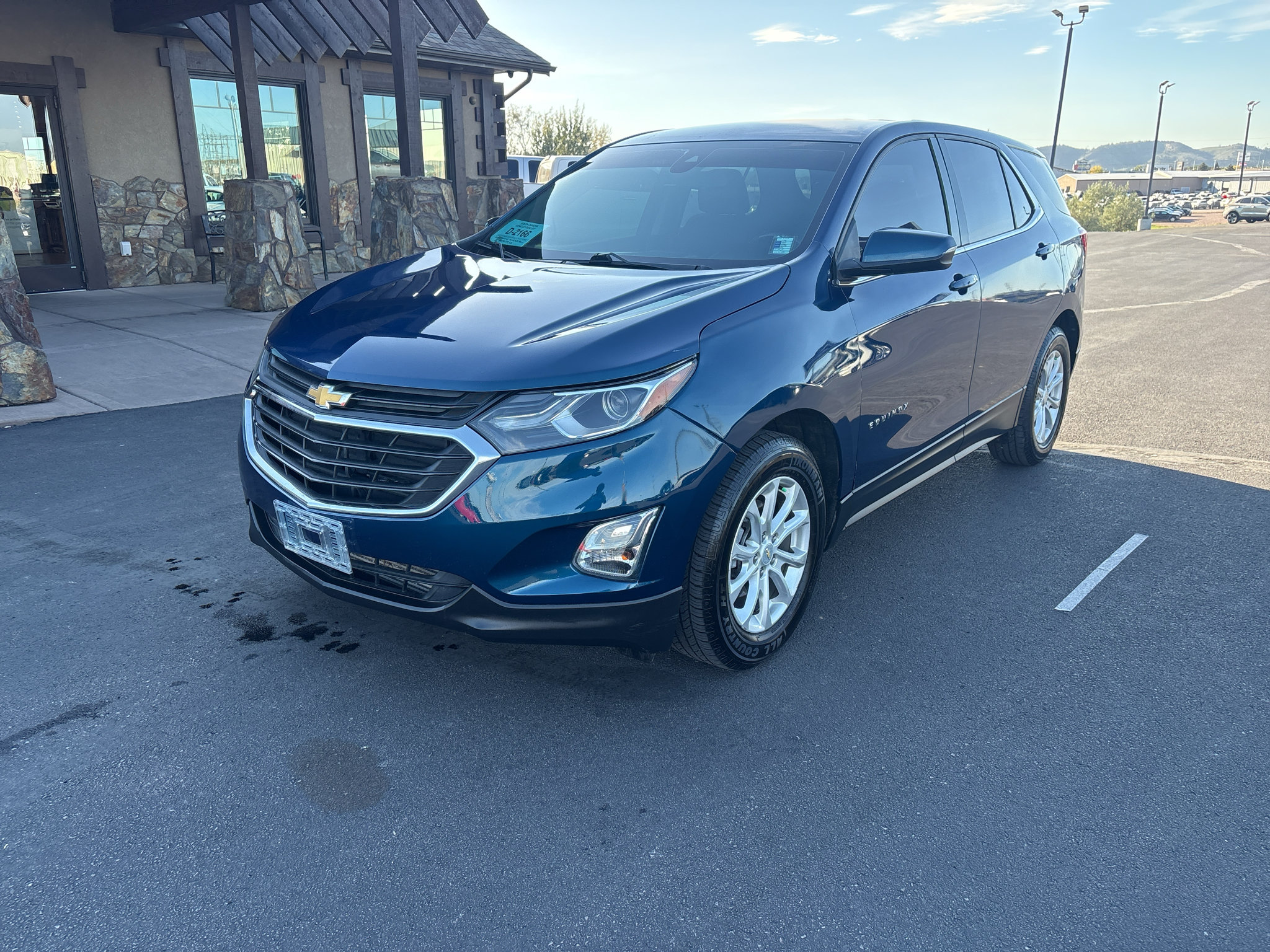 Used 2019 Chevrolet Equinox LT FWD image 2