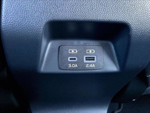 Used 2024 Subaru Crosstrek 2.0i Premium image 32