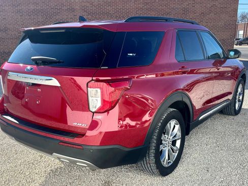 Certified 2021 Ford Explorer XLT w/ Equipment Group 202A image 3