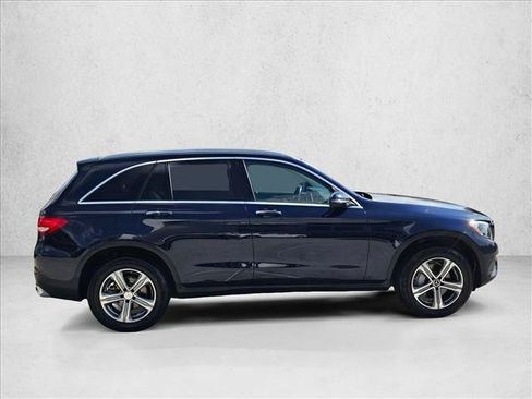 Used 2019 Mercedes-Benz GLC 300 image 4