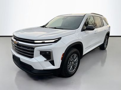 Used 2025 Chevrolet Traverse LT