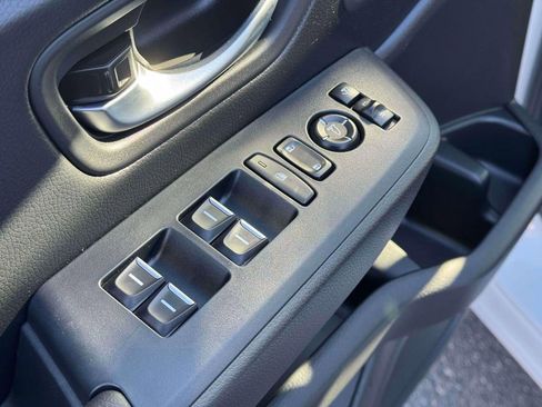 Used 2025 Honda Pilot Black Edition image 15