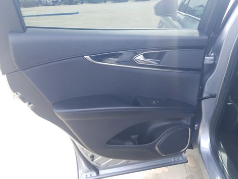 Used 2021 Lincoln Nautilus FWD image 11