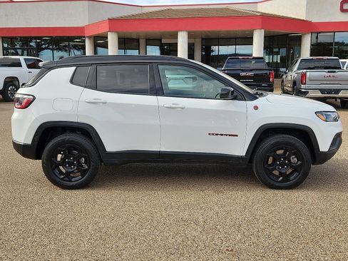 Used 2023 Jeep Compass Trailhawk image 5