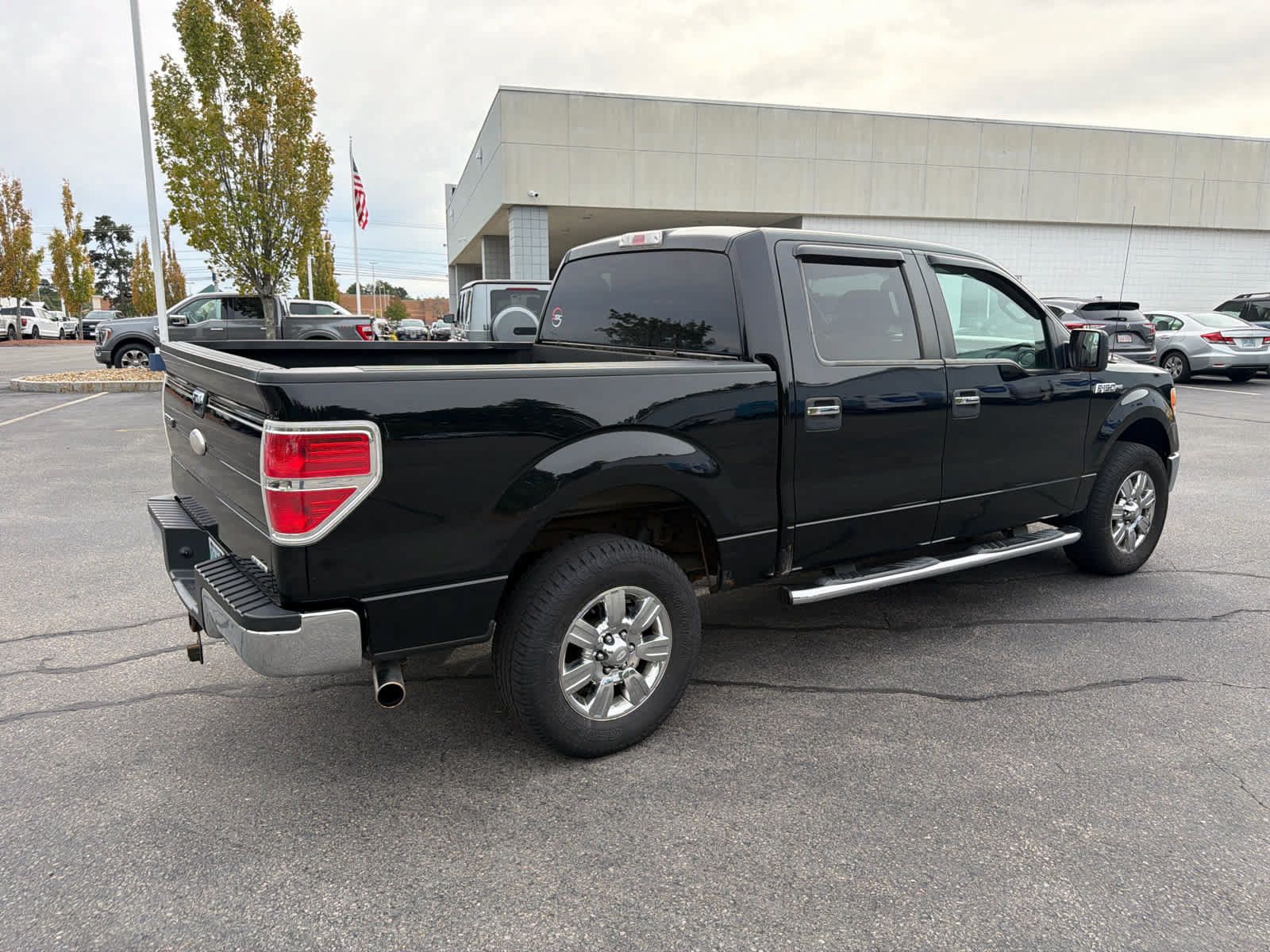 Used 2011 Ford F150 XLT w/ XLT Chrome Pkg AWD/4WD image 8
