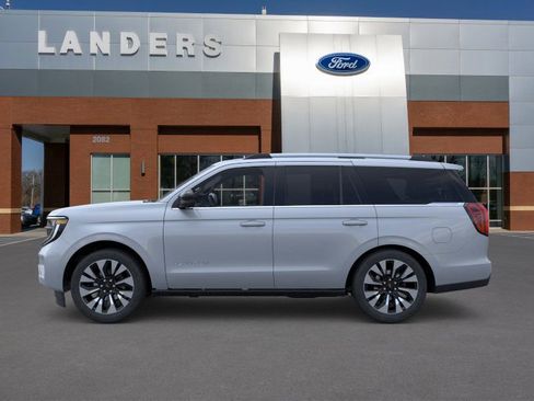 New 2026 Ford Expedition Platinum w/ Driver's Package image 3