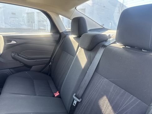 Used 2017 Ford Focus SEL image 33