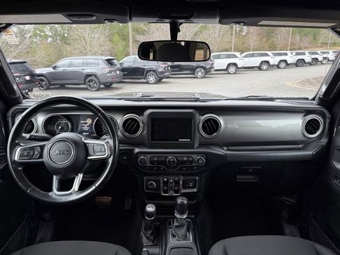 Used 2020 Jeep Wrangler Unlimited Sahara image 16