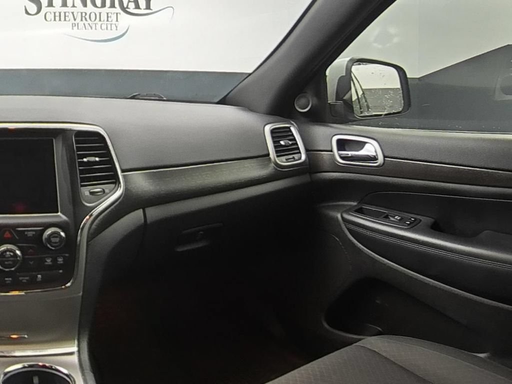 Used 2018 Jeep Grand Cherokee Laredo RWD image 15