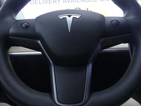 Used 2021 Tesla Model 3 Standard Range Plus image 16