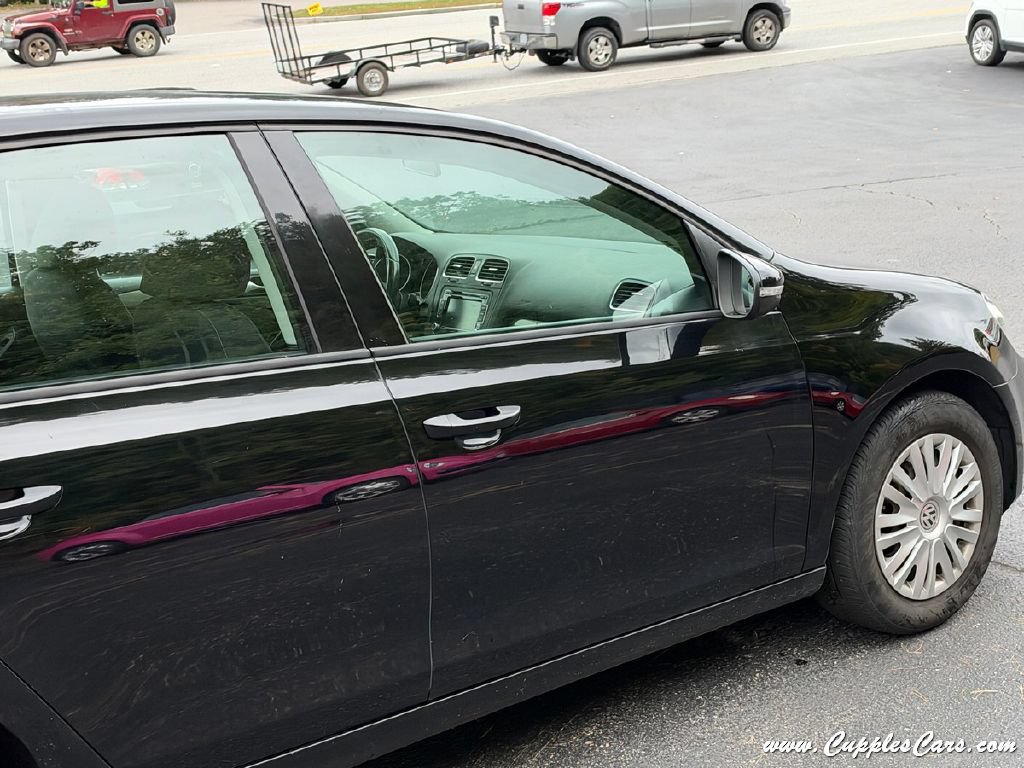 Used 2013 Volkswagen Golf 4-Door FWD image 32