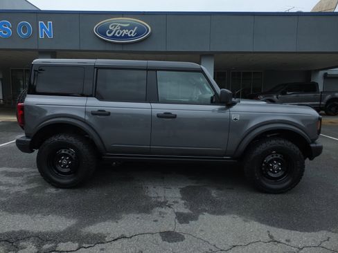 New 2026 Ford Bronco Big Bend w/ Black Diamond Package AWD/4WD image 2