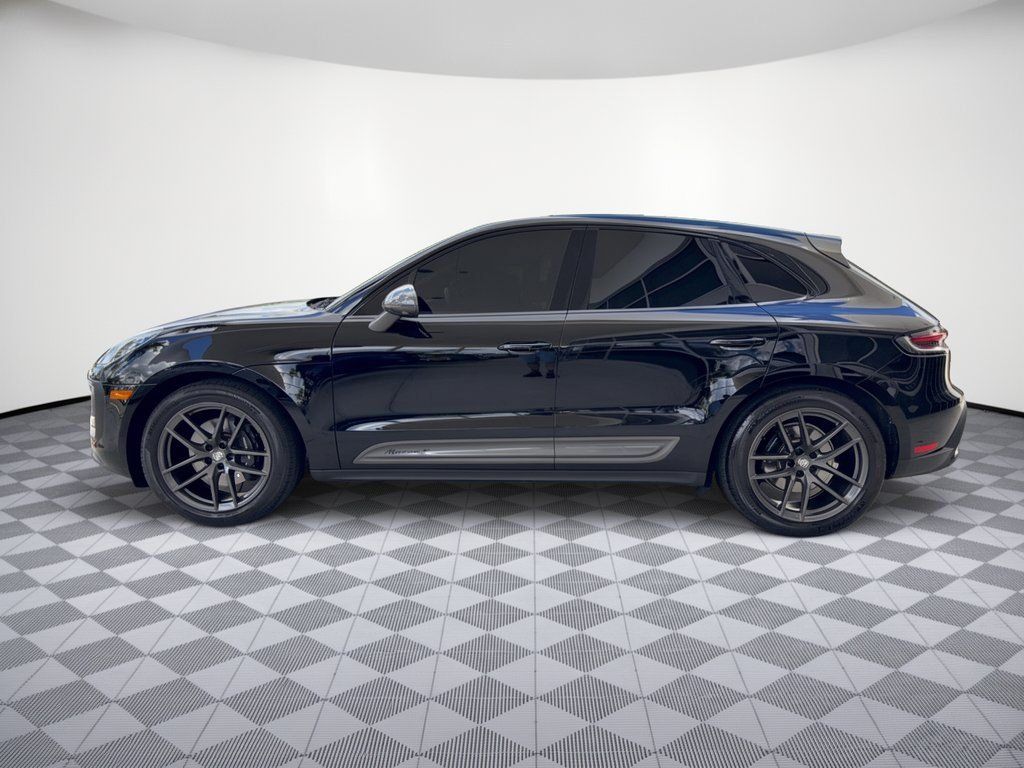 Used 2023 Porsche Macan Turbo AWD/4WD image 2