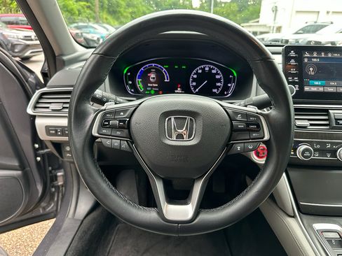Used 2019 Honda Accord Touring image 18