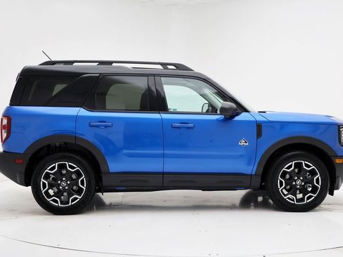 Used 2025 Ford Bronco Sport Outer Banks w/ Outer Banks Tech Package+ image 2