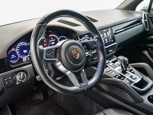 Certified 2023 Porsche Cayenne AWD/4WD image 4