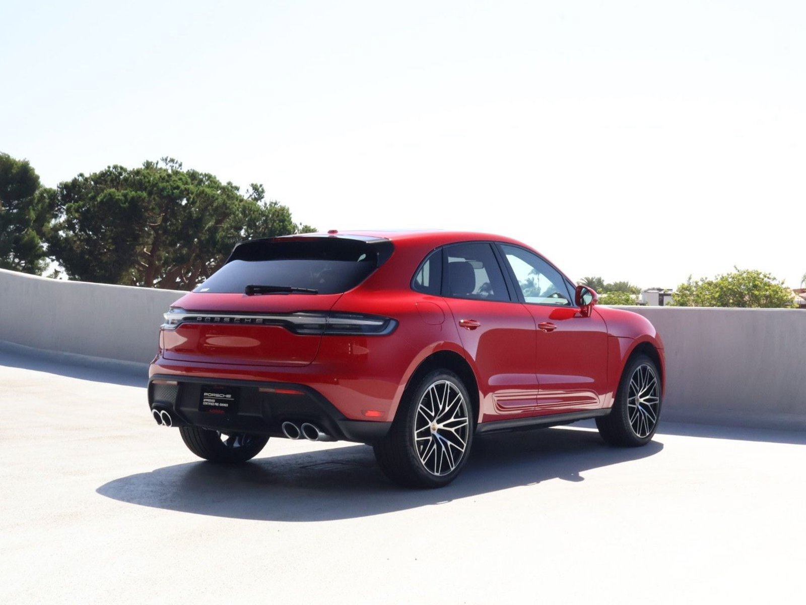 Certified 2026 Porsche Macan AWD/4WD image 8