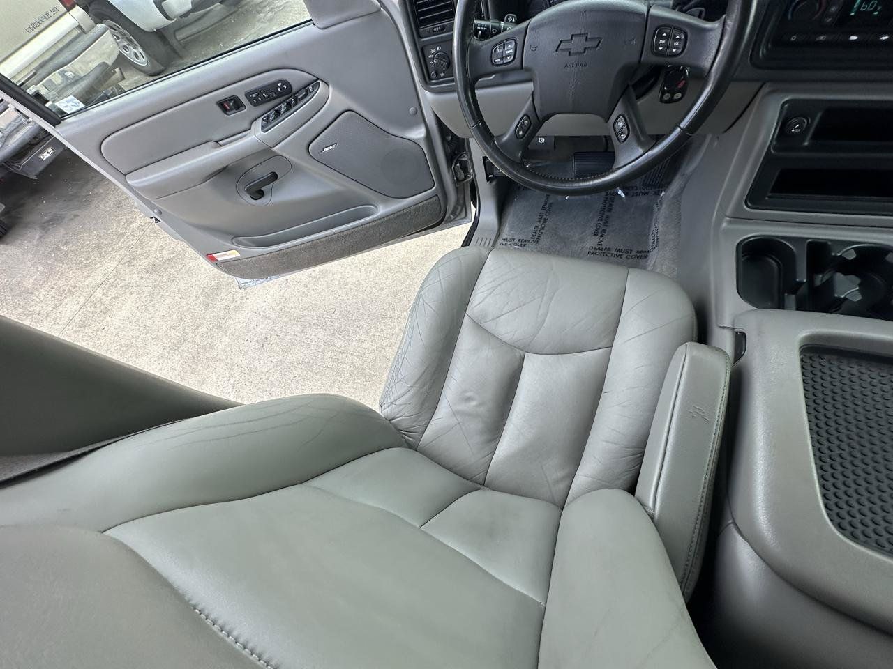 Used 2004 Chevrolet Tahoe LT w/ LT Preferred Equipment Group AWD/4WD image 55