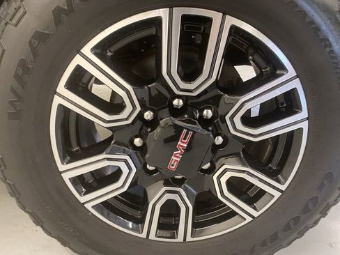 Used 2023 GMC Sierra 2500 AT4 w/ AT4 Premium Plus Package image 26