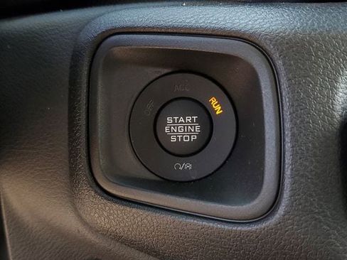 Certified 2025 Jeep Gladiator Sport image 33