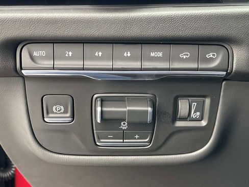 New 2026 Cadillac Escalade Luxury w/ Touring Package image 32