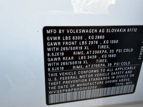 Used 2013 Volkswagen Touareg Sport image 38