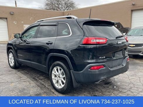Used 2018 Jeep Cherokee Latitude Plus w/ Cold Weather Group image 2