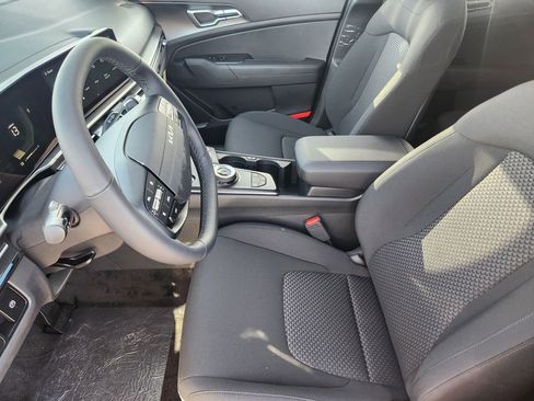 New 2026 Kia Sportage S image 8